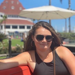 Meet your Posher, Mady